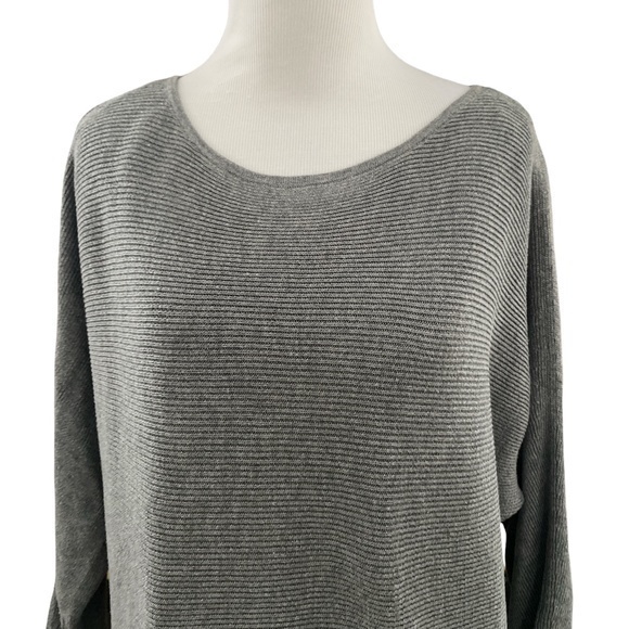 H&M Round Neck Gray Pullover Sweater Sz. M - Picture 2 of 11